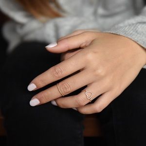 Mejuri Jewelry 18k gold heart shape chain ring